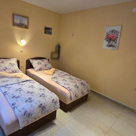 Apartmani Plavsic โนวีวีโนดอลสกี ภายนอก รูปภาพ