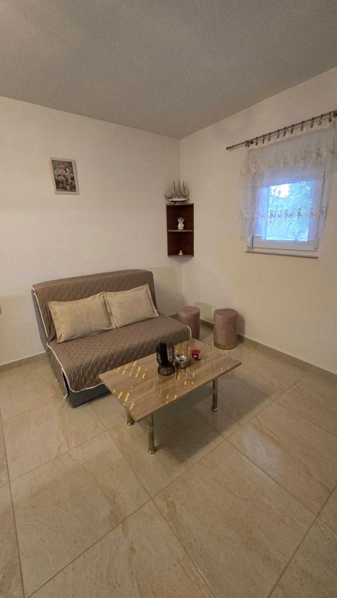Apartmani Plavsic โนวีวีโนดอลสกี ภายนอก รูปภาพ
