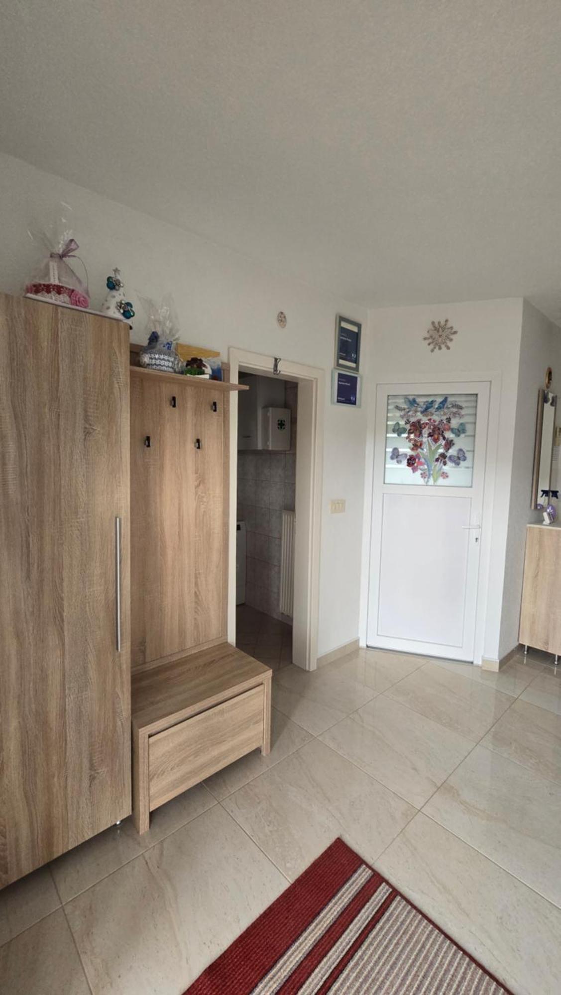 Apartmani Plavsic โนวีวีโนดอลสกี ภายนอก รูปภาพ