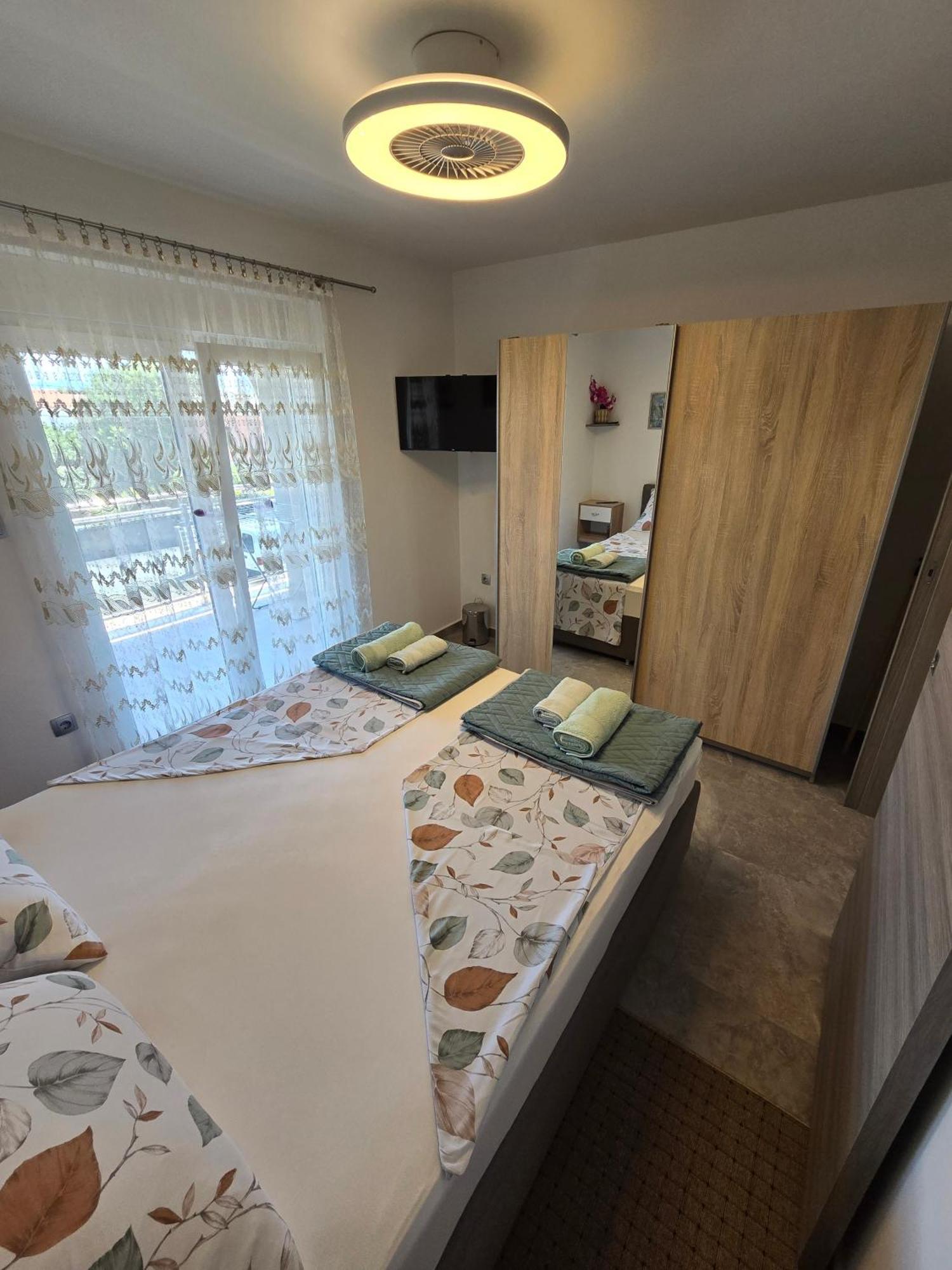 Apartmani Plavsic โนวีวีโนดอลสกี ภายนอก รูปภาพ