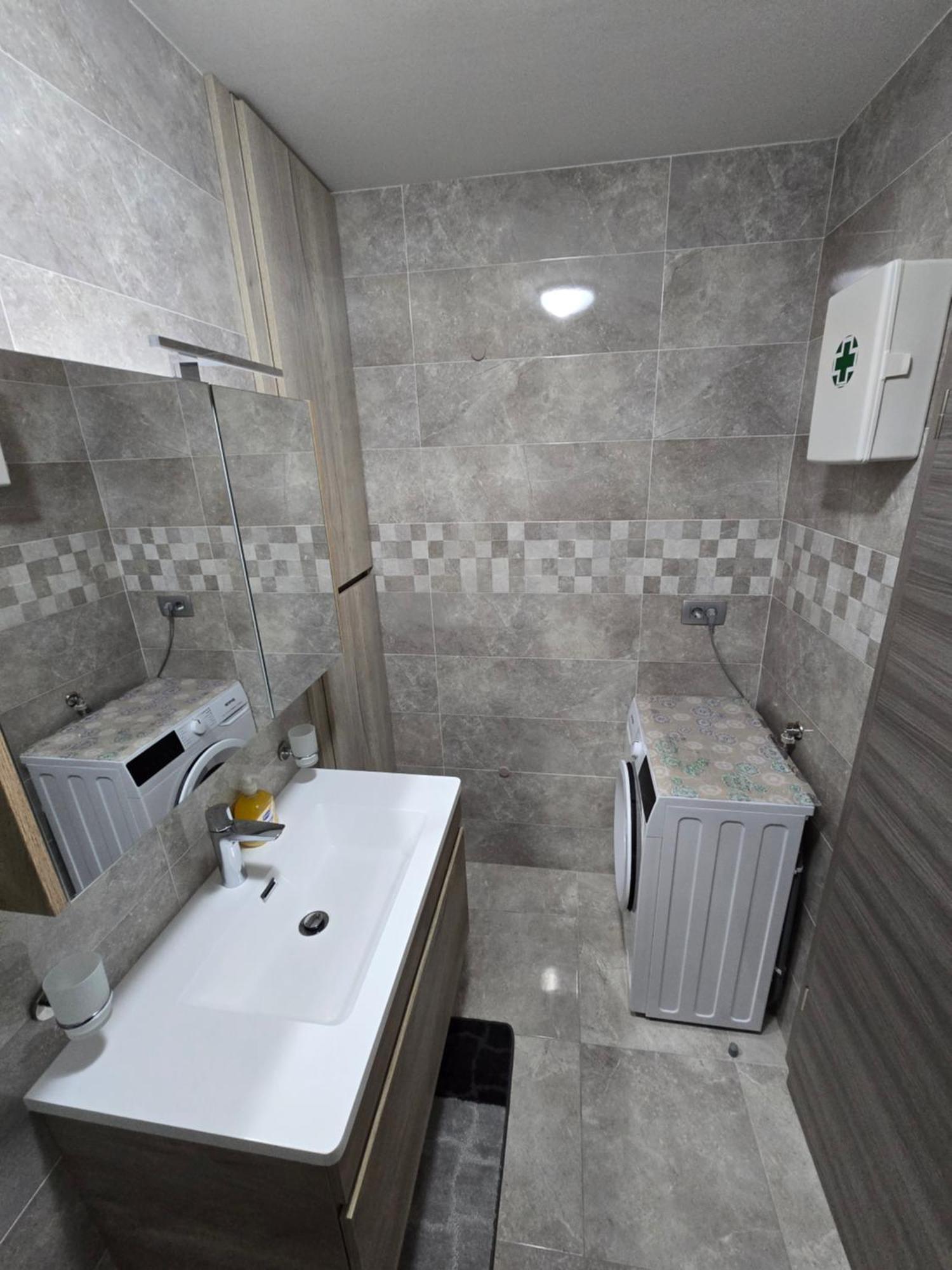 Apartmani Plavsic โนวีวีโนดอลสกี ภายนอก รูปภาพ